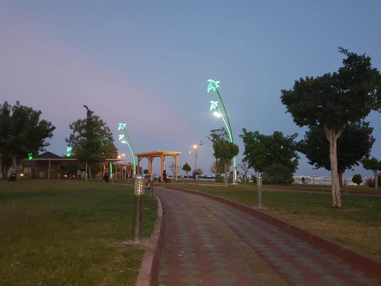 Cristal Villalar Kemer Bagian luar foto