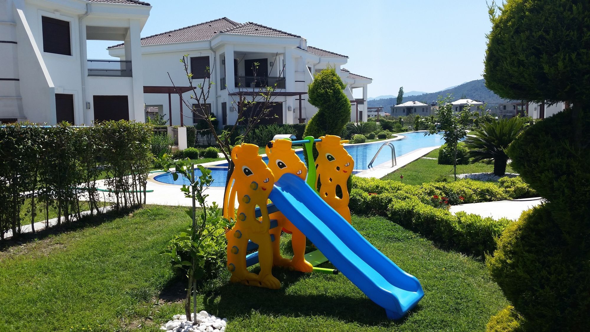 Cristal Villalar Kemer Bagian luar foto