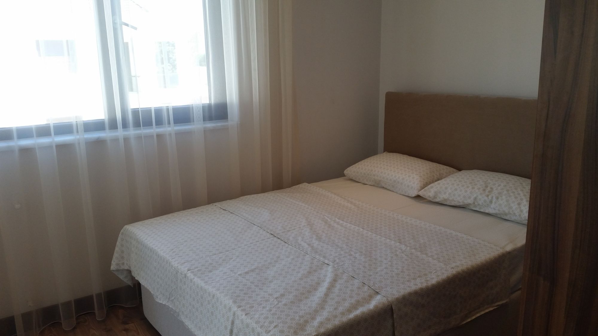 Cristal Villalar Kemer Bagian luar foto