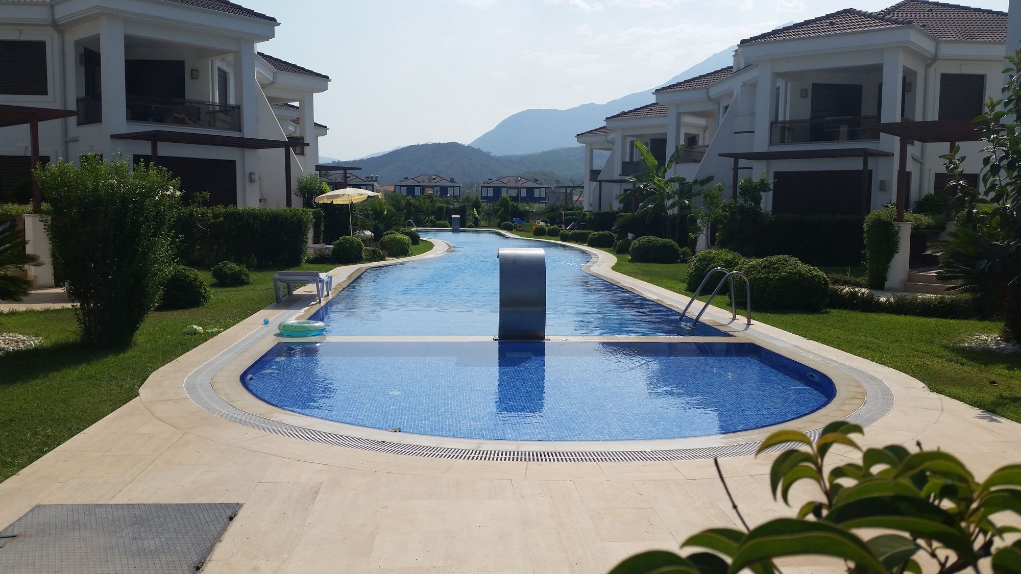 Cristal Villalar Kemer Bagian luar foto