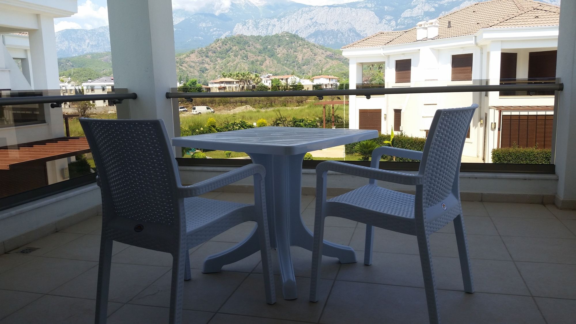 Cristal Villalar Kemer Bagian luar foto