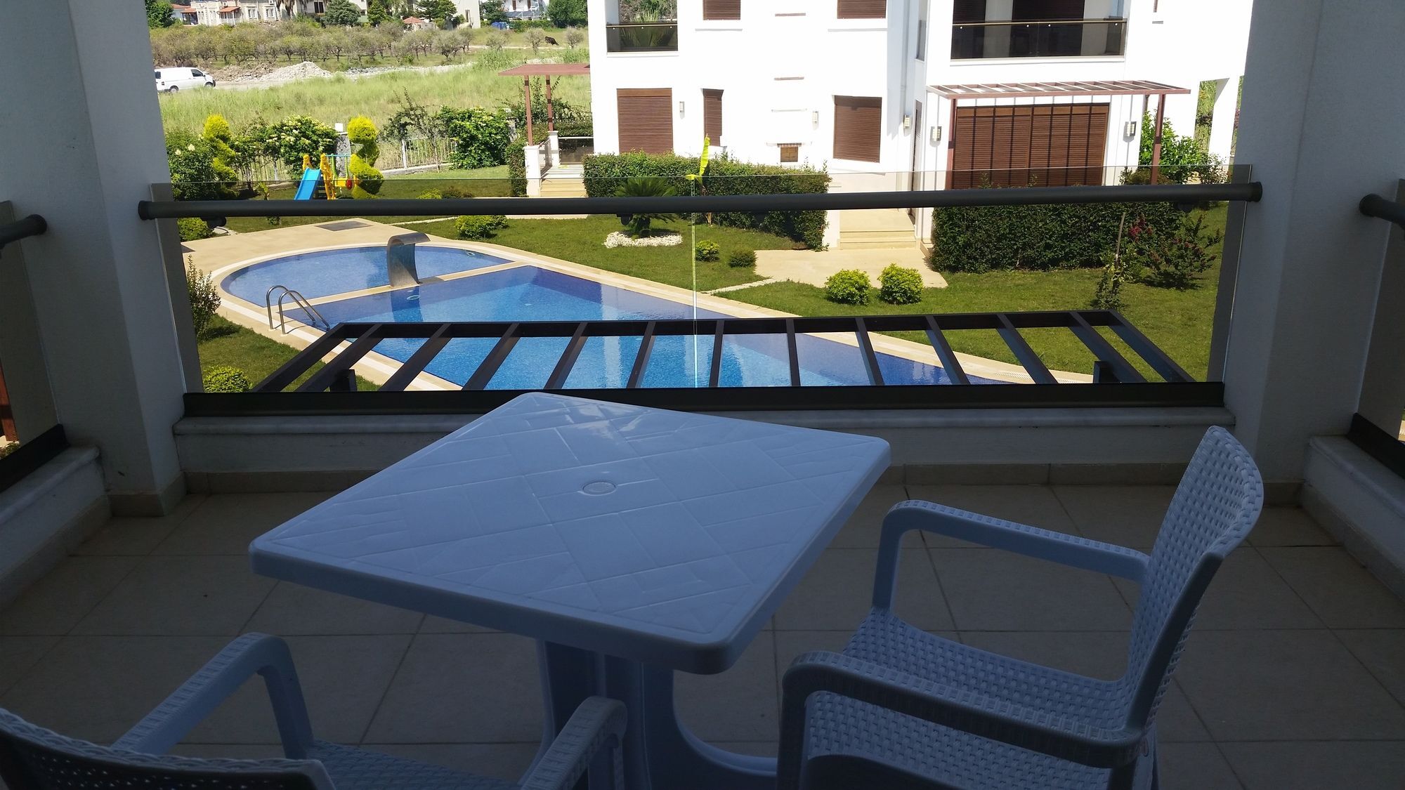 Cristal Villalar Kemer Bagian luar foto